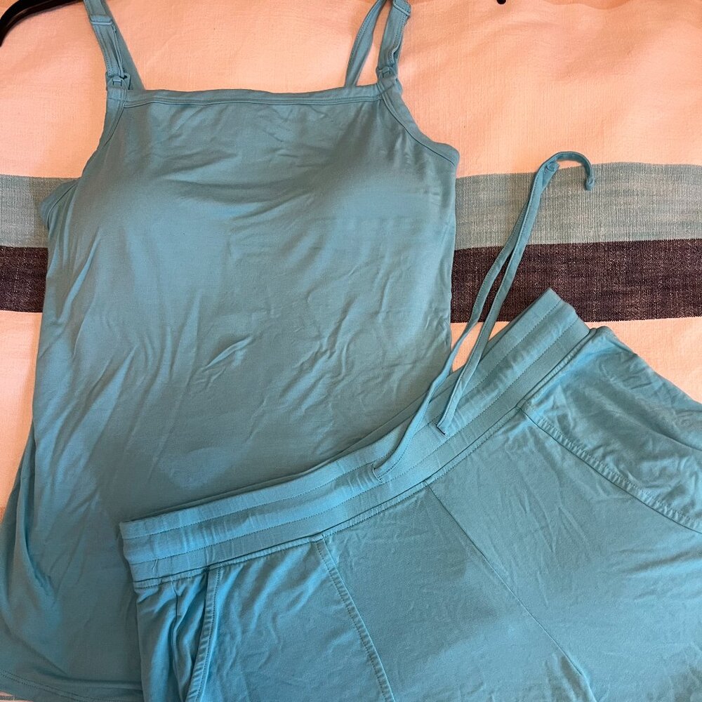 Kindred Bravely Set Nursing tank and shorts size medium